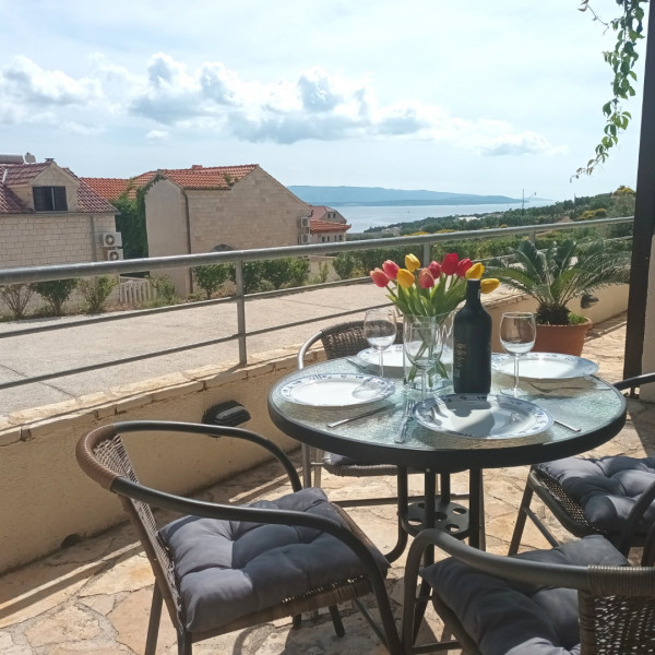 Küche, Villa Lara, Bol Holidays: Villa Nera und Villa Lara - Apartments und Ferienhäuser in Bol auf der Insel Brač Bol