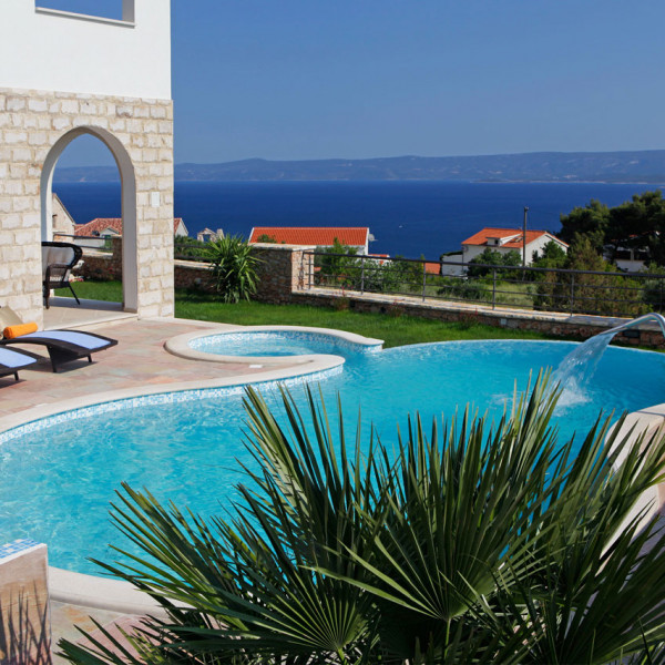 Villa Nera, Villa Lara und Villa Nera &ndash; Apartments mit Pool und Luxusvilla in Bol auf Brac Bol