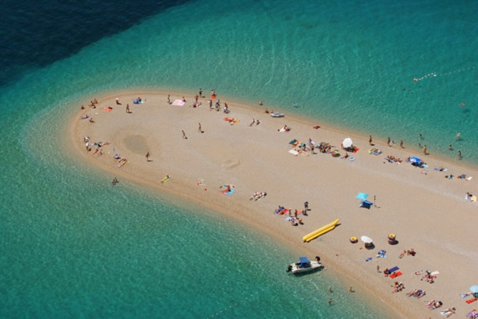 Villa Lara und Villa Nera &ndash; Apartments mit Pool und Luxusvilla in Bol auf Brac Bol