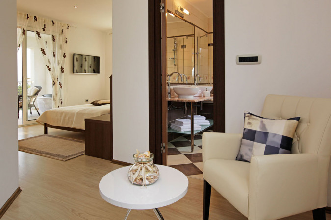 Villa Lara und Villa Nera &ndash; Apartments mit Pool und Luxusvilla in Bol auf Brac Bol