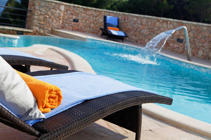 Villa Nera, Villa Lara und Villa Nera &ndash; Apartments mit Pool und Luxusvilla in Bol auf Brac Bol