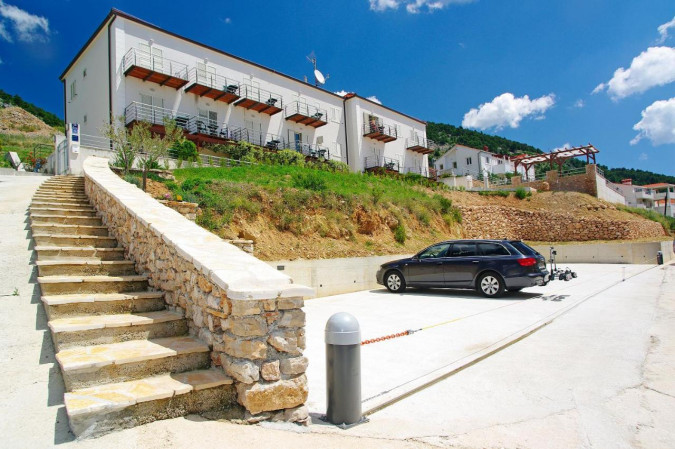 Villa Lara, Villa Lara und Villa Nera &ndash; Apartments mit Pool und Luxusvilla in Bol auf Brac Bol