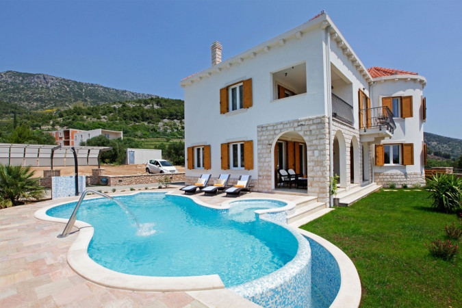 Villa Nera, Villa Lara und Villa Nera &ndash; Apartments mit Pool und Luxusvilla in Bol auf Brac Bol