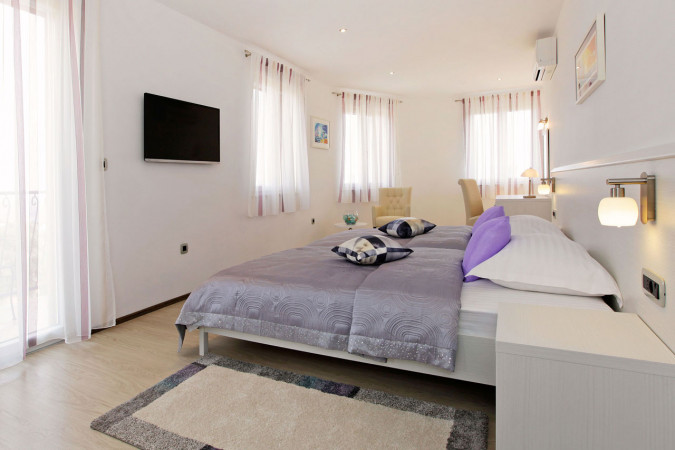 Villa Lara und Villa Nera &ndash; Apartments mit Pool und Luxusvilla in Bol auf Brac Bol