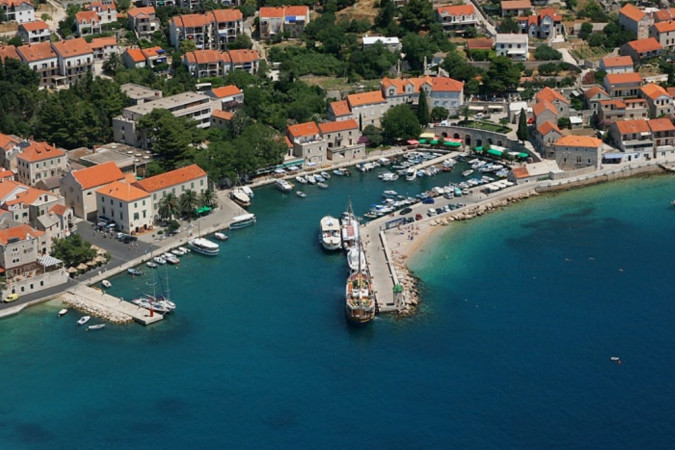 Umgebung, Villa Lara und Villa Nera &ndash; Apartments mit Pool und Luxusvilla in Bol auf Brac Bol