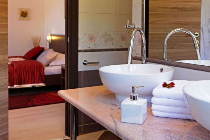 Villa Lara und Villa Nera &ndash; Apartments mit Pool und Luxusvilla in Bol auf Brac Bol