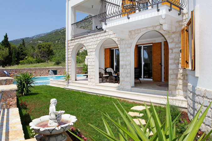 Villa Nera, Villa Lara und Villa Nera &ndash; Apartments mit Pool und Luxusvilla in Bol auf Brac Bol