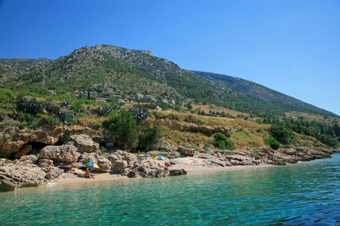 Villa Lara und Villa Nera &ndash; Apartments mit Pool und Luxusvilla in Bol auf Brac Bol