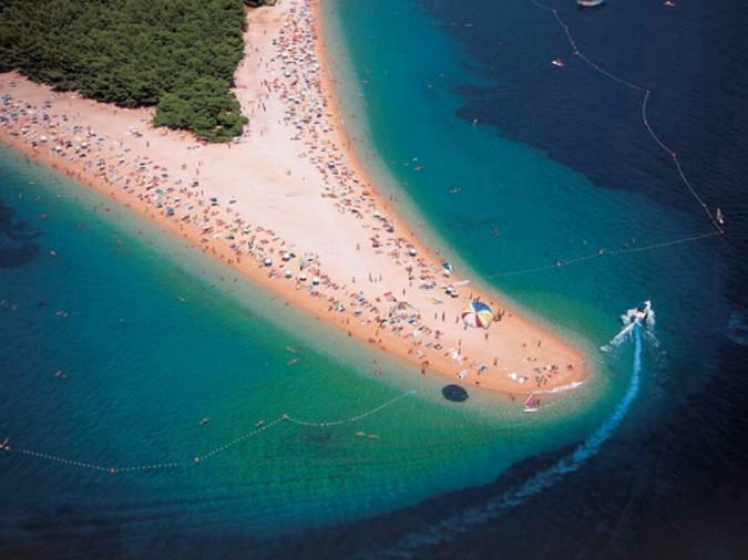 Umgebung, Villa Lara und Villa Nera &ndash; Apartments mit Pool und Luxusvilla in Bol auf Brac Bol