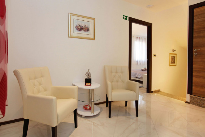 Villa Lara und Villa Nera &ndash; Apartments mit Pool und Luxusvilla in Bol auf Brac Bol