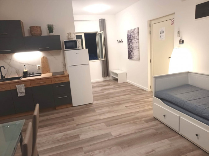 Villa Lara und Villa Nera &ndash; Apartments mit Pool und Luxusvilla in Bol auf Brac Bol