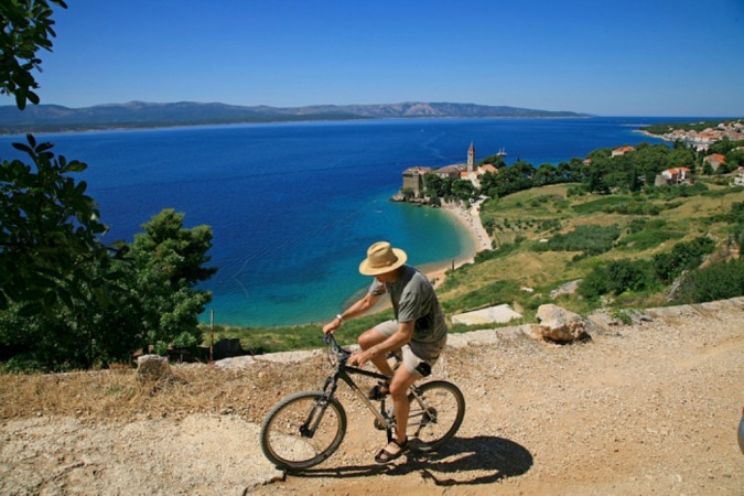 Umgebung, Villa Lara und Villa Nera &ndash; Apartments mit Pool und Luxusvilla in Bol auf Brac Bol