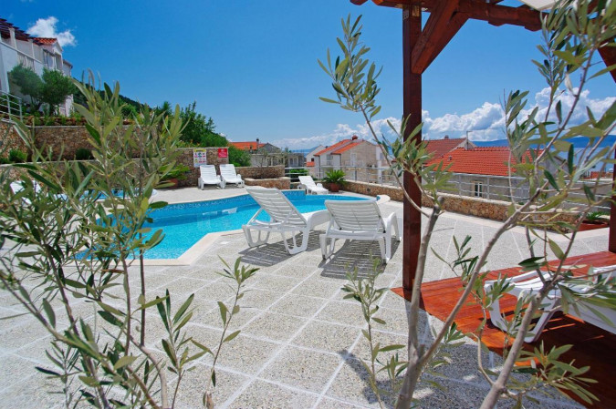 Villa Lara, Villa Lara und Villa Nera &ndash; Apartments mit Pool und Luxusvilla in Bol auf Brac Bol
