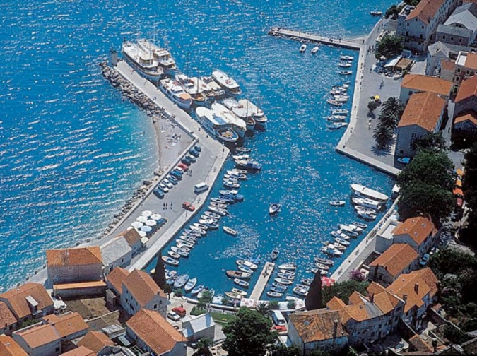 Umgebung, Villa Lara und Villa Nera &ndash; Apartments mit Pool und Luxusvilla in Bol auf Brac Bol