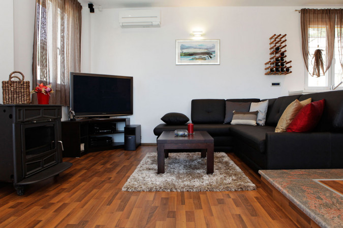 Villa Lara und Villa Nera &ndash; Apartments mit Pool und Luxusvilla in Bol auf Brac Bol