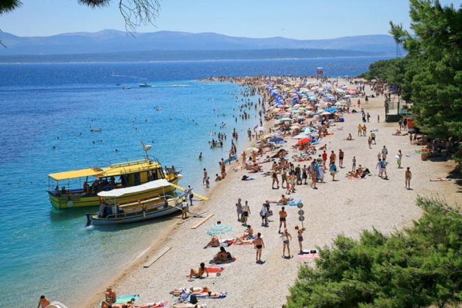 Umgebung, Villa Lara und Villa Nera &ndash; Apartments mit Pool und Luxusvilla in Bol auf Brac Bol