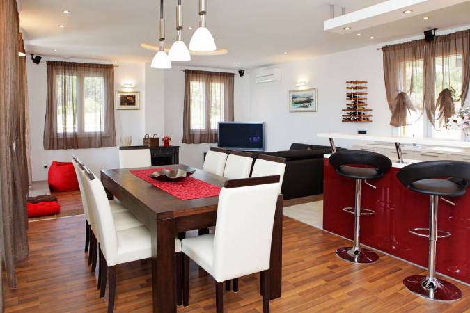 Villa Lara und Villa Nera &ndash; Apartments mit Pool und Luxusvilla in Bol auf Brac Bol