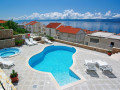 Villa Lara, Bol Holidays: Villa Nera und Villa Lara - Apartments und Ferienhäuser in Bol auf der Insel Brač Bol