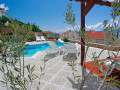 Villa Lara, Bol Holidays: Villa Nera und Villa Lara - Apartments und Ferienhäuser in Bol auf der Insel Brač Bol